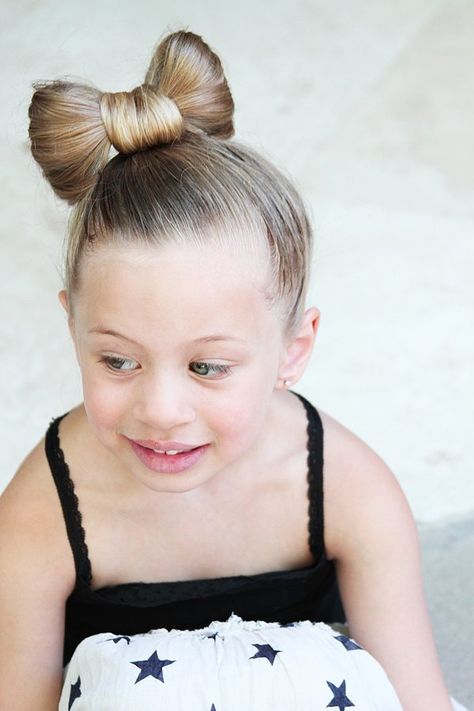 Pin for Later: You've Never Seen Wacky Hair Day Ideas as Crazy as These A Big Bow Crazy Hair Day Ideas, Minnie Mouse Hair, Easy Toddler Hairstyles, Mouse Hair, Easy Girl, Easy Little Girl Hairstyles, Easy Hairstyles For Kids, Wacky Hair Days