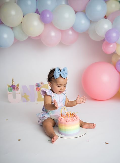 Pastel Cake Smash, Rainbow Themed Birthday Party, Cake Smash Theme, Baby Birthday Photoshoot, First Birthday Photography, Smash Cake Girl, 1st Birthday Pictures, Pastel Birthday, 1st Birthday Photoshoot