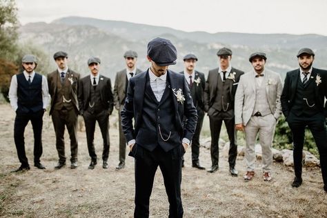 Peaky Blinders Groomsmen Attire, Peaky Blinders Groom, Peaky Blinders Suits Wedding, Pesky Blinders Wedding, Vintage Groomsmen Attire, Grooms Photos, Alternative Groom Attire, Vintage Groomsmen, Gangster Wedding