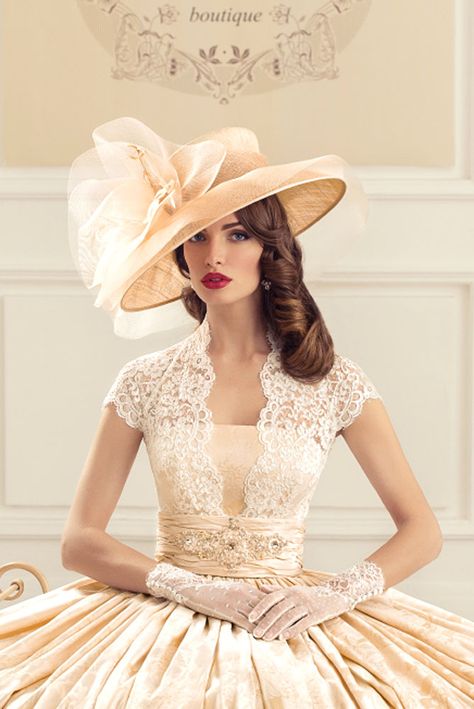 18 Incredible Wedding Hats That Make You Unique ❤ See more: http://www.weddingforward.com/wedding-hats/ #weddings #hats Woman In A Dress, Era Victoria, Gaun Abad Pertengahan, Lucille Ball, Vestidos Vintage, Zuhair Murad, Wedding Hats, Gorgeous Gowns, Grace Kelly