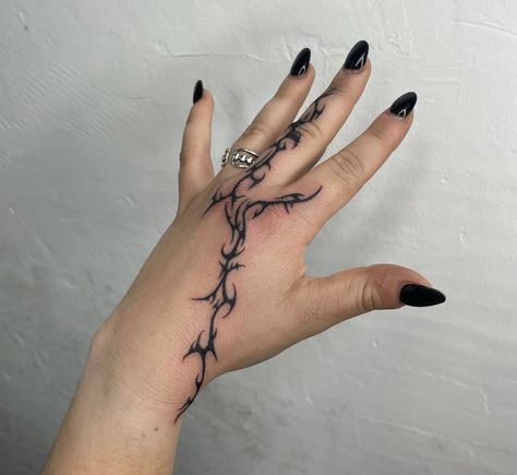 Finger To Hand Tattoo, Inside Of Finger Tattoo, Dark Finger Tattoos, Women Forearm Tattoo Ideas, Gen Z Tattoo, Boyfriend Tattoos, Bite Mark Tattoo, Tattoo For Boyfriend, Z Tattoo