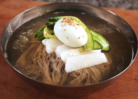 Mul-naengmyeon (Korean cold noodles in chilled broth) 물냉면 recipe by Maangchi Mul Naengmyeon, Korean Cold Noodles, Cold Noodles, Broth, Noodles, I Love