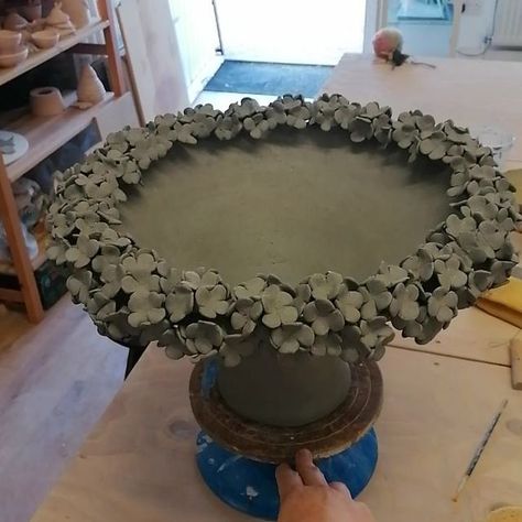 Linda Southwell Ceramics on Instagram: "New birdbath... This one is going to be blue. "when I'm feeling blue, all I gotta do.." #birdbaths #styleyourgarden #ceramicbirdbath #deservetobefound #contemporaryceramics" Bird Baths Homemade, Birdbath Fountain, Ceramic Bird Bath, Bird Bath Fountain, Bird Baths, Diy Ceramic, Garden Pottery, Diy Pottery, Ceramic Birds