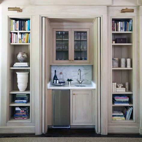 Mini Wet Bar Built In Bookcase Spectacular Ideas Bookcase Bar Ideas, Interior Bookshelf, Small Wet Bar, Bookshelf Bar, Built In Wet Bar, Bookshelf Designs, Wet Bar Sink, Wet Bar Designs, Bar Luxury