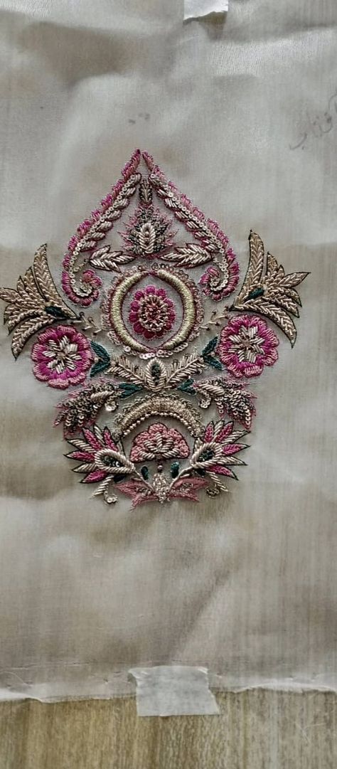 Butti Designs Embroidery, Zardozi Embroidery Designs Motif, Buta Design Hand Work, Zardosi Embroidery Motif, Zardozi Embroidery Designs Pattern, Zardozi Embroidery Designs, Dabka Work Embroidery, Aari Work Designs Pattern Hand Embroidery, Zari Work Embroidery