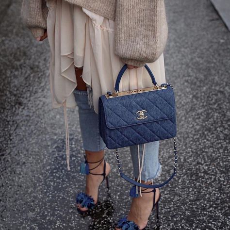 CHANEL on Instagram: “Jeans 💙 @inspos_we_love” Heels Chanel, Chanel Denim, Aquazzura Heels, Denim Heels, Mode Chanel, Bag Outfit, Looks Street Style, Street Style Inspiration, Denim Bag