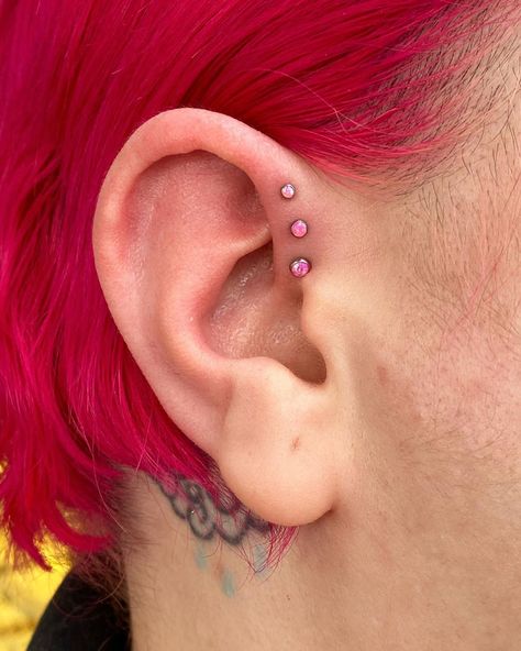 Pink Piercings, Forward Helix Piercings, Pretty Piercings, Unique Ear Piercings, Ear Piercings Helix, Helix Piercings, Forward Helix Piercing, Helix Ear, Cool Ear Piercings