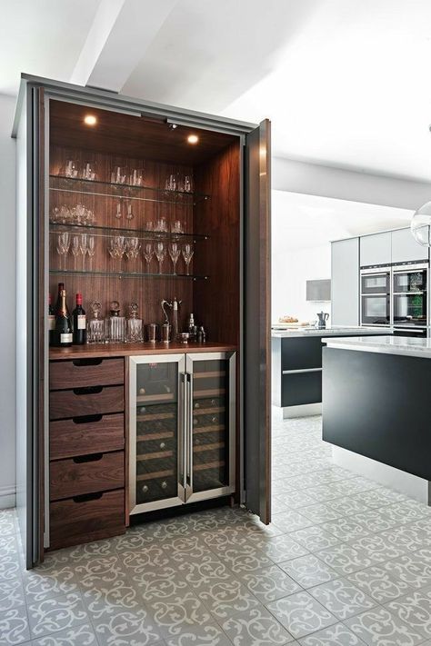 Home Mini Bar, Bar Design Home, Home Bar Cabinet, Home Bar Rooms, Modern Home Bar, Bar In Casa, Basement Bar Designs, Home Bar Design, Bar Storage