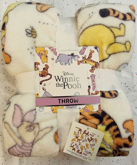 Snoopy Christmas Blanket, Cute Throw Blankets, Blankets Aesthetic, Cute Blanket, Winnie The Pooh Blanket, Disney Blanket, Cute Blankets, Birthday List, Pooh Bear