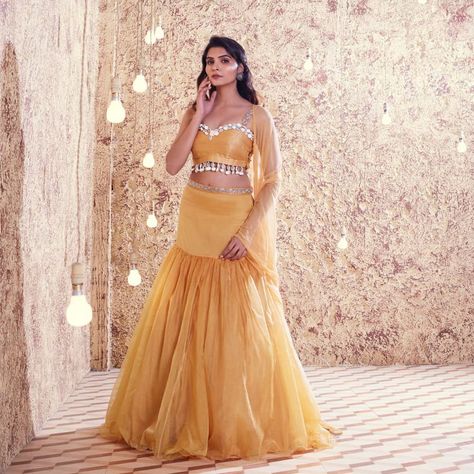 ANAYU by Ayushi Singh’s Instagram post: “Weaving an enchanting look for the celebrations is the exquisite Isla lehenga from ANAYU's signature collection. In the summery shade of…” Mermaid Lehenga, Skirt Lehenga, Organza Lehenga, Indian Couture, Mermaid Silhouette, Mermaid Skirt, Signature Collection, Raw Silk, Lace Blouse