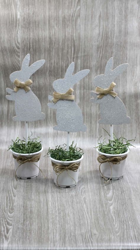 Dollar Store Easter Decorations - Easy DIY Crafts - How To Make Bunny Pots - Simple Decor Ideas For The Home - Dollar Tree Hacks Easter Decorations Crafts Kids, Bunny Decor Diy, Spring Decor Diy Ideas, Spring Ideas Decoration, Diy Bunny Crafts, Spring Decorating Ideas Diy, Dollar Tree Crafts Easter, Easter Ideas Decoration, Easter Diy Decorations