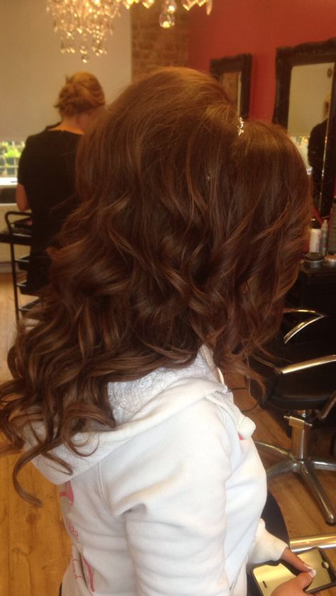 Big hair don't care #bride #wavy #wand #backcomb #dustit #brown #curly Curls With Volume, Backcombed Hairstyles, Ringlet Curls, Back Combing, Big Hair Dont Care, Crown Heights, Medium Long Hair, Big Hair, Cosmetology