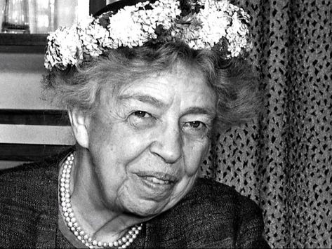 4 Signs to Tell a Smart Woman from a "Stupid" One: Eleanor Roosevelt's Observation - NewsBreak Barbara Cooney, Jewish Proverbs, Smart Woman, Get Over Your Ex, Evil Person, Tall Person, Scary Mommy, Eleanor Roosevelt, Character Quotes