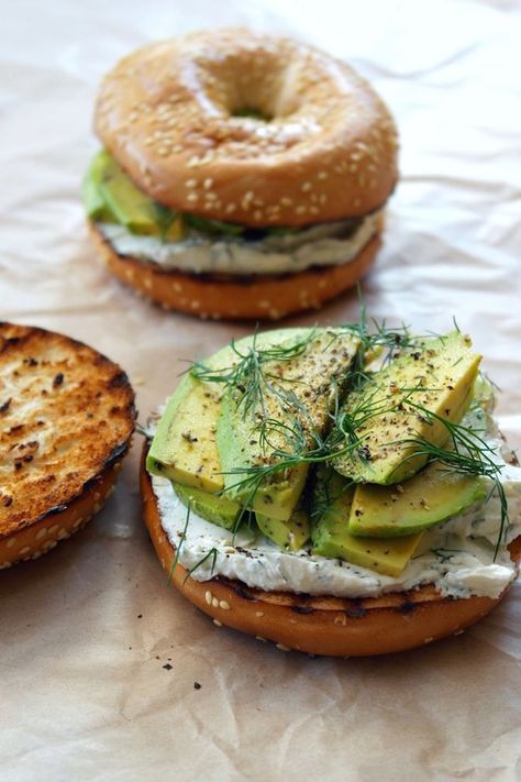 toasted bagel with dill cream cheese and avocado // best avocado toast recipes Best Avocado Toast Recipe, Dill Cream Cheese, Toasted Bagel, Avocado Toast Recipe, Spring Fun, Avocado Recipes, Toast Recipes, Bagels, Burritos