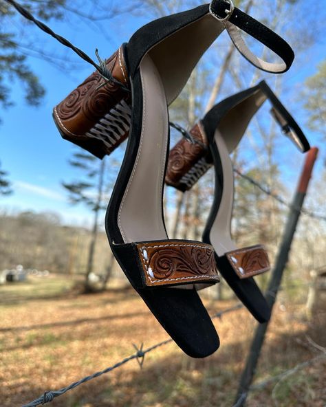 Western High Heels, Cowgirl Heels, Western Wedding Shoes, Prom Highschool, Western Prom, Cowboy Heels, Western Heels, Grad Shoes, Graduation Heels