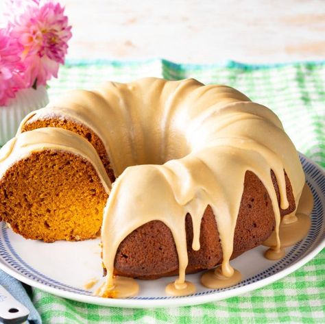 Pumpkin Spice Cake Recipe, Pumpkin Sheet Cake, Pumpkin Bundt Cake, Pumpkin Spice Cake, Cereal Treats, Pumpkin Recipes Dessert, Perfect Thanksgiving, Fall Dessert Recipes, Bundt Cakes Recipes