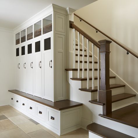 Mudroom Staircase, Mudroom Storage, Farmhouse Mudroom, Farmhouse Style Lighting, Living Room Transitional, Transitional Exterior, Transitional Farmhouse, Mudroom Entryway, Breakfast Nooks