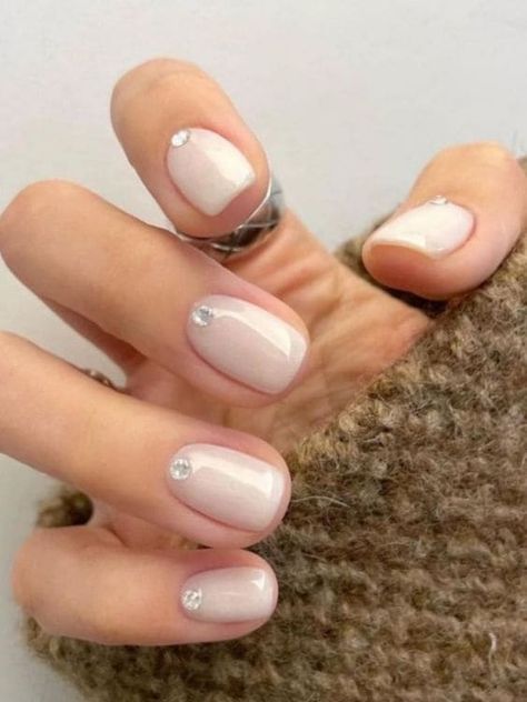 Winter Nail Art Ideas, Rave Nails, Nail Polish Colors Winter, Purple Ombre Nails, Brown Nails Design, Teal Nails, Beauty Hacks Nails, Milky Nails, White Glitter Nails