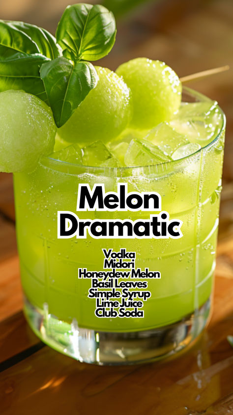 Melon Dramatic Melon Liquor Drinks Cocktail Recipes, Melon Mocktail, Honeydew Drink, Honeydew Cocktail, Honeydew Melon Recipes, Midori Cocktails, Green Cocktails, Cocktail Cards, Pretty Cocktail