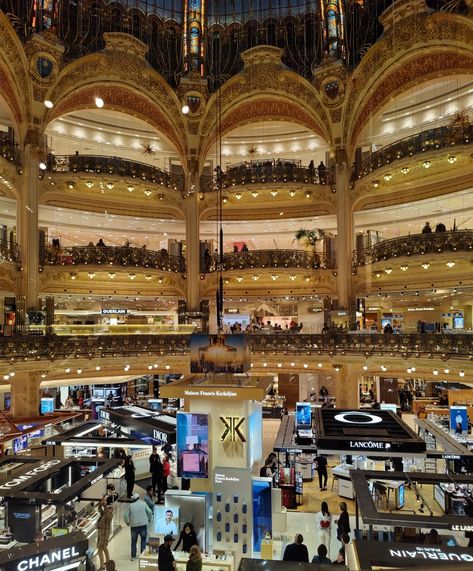 #shopping #shoppingmall #mall #fashion #makeup #paris #france Paris Mall, Galeries Lafayette Paris, Westfield Mall, Lafayette Paris, Paris Wallpaper, Adventure Travel Explore, Design Your Dream House, Galeries Lafayette, Bts Quotes