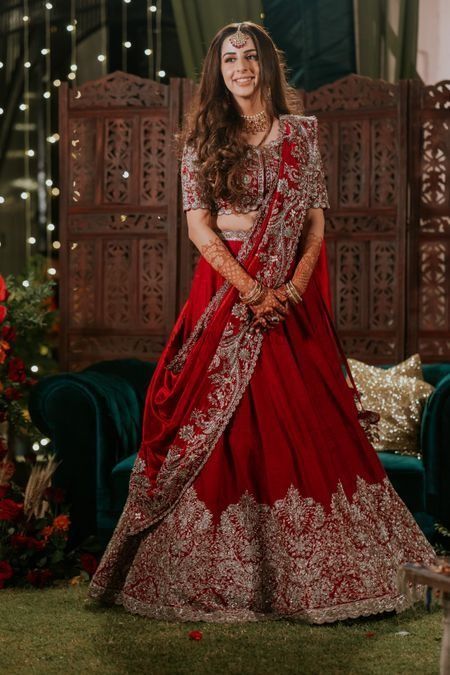 50+ Best Bridal Lehenga Images, Latest Outfits Photos Bride In Red Lehenga, Bridal Lehenga Images, Lehenga Images, Golden Lehenga, Photo Of Bride, Jayanti Reddy, Lehenga Jewellery, Golden Embroidery, Latest Bridal Lehenga