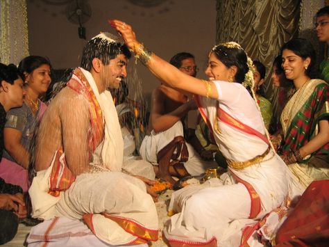 A couple having fun! Indian Married Couple Aesthetic, Indian Wedding Aesthetic Couple Photo, Bengali Asthetic Couple, Indian Treditional Photoshoot Couple, Traditional Desi Couple Aesthetic, Temple Wedding Photography, Indian Marriage, Marriage Photography, Telugu Wedding