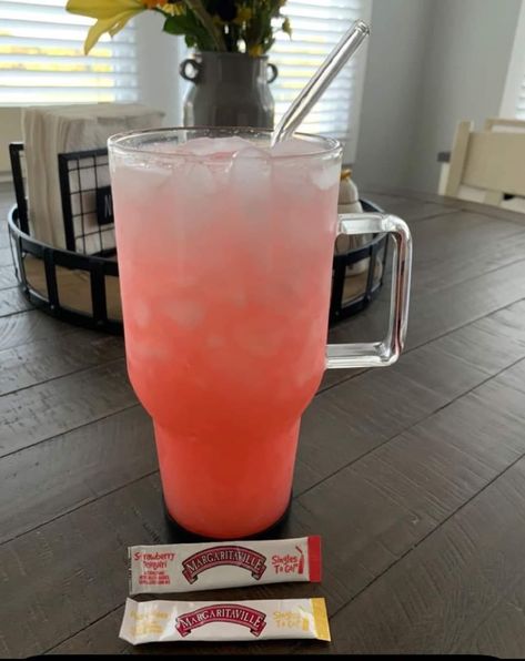 Flavored Water Drinks, Pina Colada Drinks, Fancy Water, Energy Tea Recipes, Flavored Margaritas, Flavored Water Recipes, Sugar Free Drinks, Drink Syrups, Energy Tea