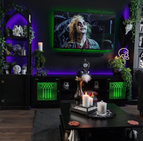 Horror Room Ideas, Horror Room Decor, Horror Bedroom, Goth Living Room, Horror Home Decor, Gothic Living Room, Horror Room, Gothic Decor Bedroom, Movie Room Decor