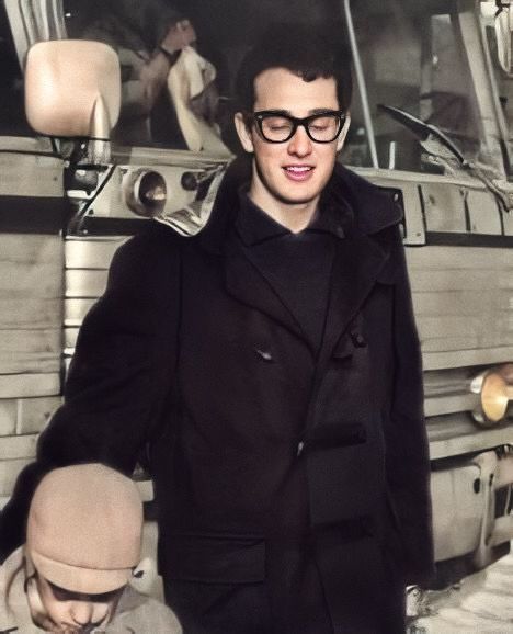 Buddy Holly Aesthetic, Buddy Holly Poster, Popular Music Artists, Where Did You Sleep Last Night, Robert Goulet, Ritchie Valens, Living Dead Dolls, Buddy Holly, Rock N Roll Music