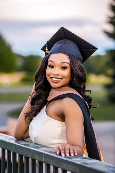 Masters Cap And Gown, Cap And Gown Senior Pictures Black Women, Graduation Poses Black Women, Female Graduation Pictures, Mba Photoshoot, Phd Photoshoot, Outdoor Graduation Photoshoot Ideas, Graduation Poses Cap And Gown, Architecture Graduation