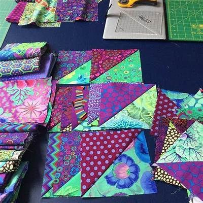 26 Rummy Kaffe Fassett Quilts Layer Cake Ideas | Kaffe fassett quilts ... Layer Cake Ideas, Kaffe Quilts, Purple Quilt, Quilt Layers, Kaffe Fassett Quilts, Crazy Quilt Blocks, Kaffe Fassett Fabric, Half Square Triangle Quilts, Batik Quilts