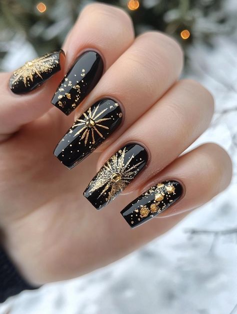 New Year’s Gel Nails 2025: Trendy Designs for Glamorous Celebrations Gel Nails Ideas, Nye Nails, New Years Nail Art, New Years Nail Designs, Festive Manicure, New Years Eve Nails, Spring Nail Designs, Glamour Nails, Glitter Gel Nails