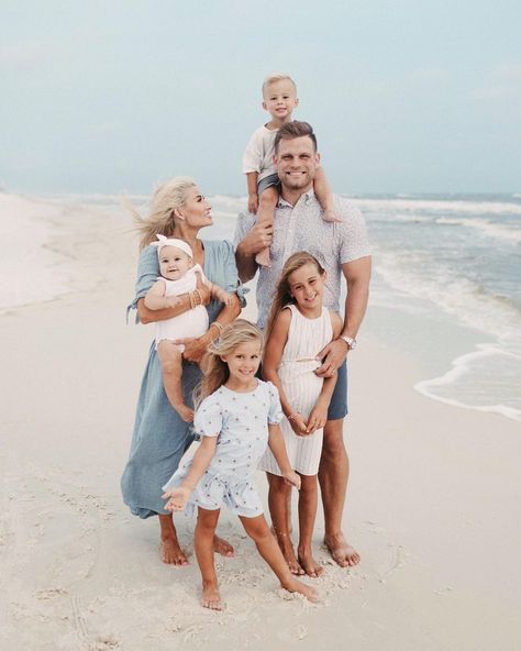 Alexa Jean Brown on Instagram: “We finally got all of our photos back from our trip to Florida and I love them so much 😍 this was our first time in years getting family…” Alexa Jean Brown, Family Photos What To Wear, Trip To Florida, Family Of 6, I Love Them So Much, Family Is Everything, Family Beach, Family Posing, Florida Travel