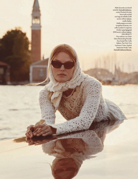 Roos Abels Wanders Venice by Laura Sciacovelli for ELLE Italia — Anne of Carversville 1960 Aesthetic, City Fashion Photography, Two Gentlemen Of Verona, Italy September, Fashion Show Themes, Italian Chic, 1960s Inspired, Sixties Fashion, Italian Women