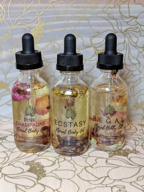 Body Oil Aesthetic, Body Oil Recipe, Body Oil Diy, Săpunuri Handmade, Moisturizing Body Oil, Sugar Scrub Diy, Wine Gift Baskets, Cosmetica Natural, Diy Scrub