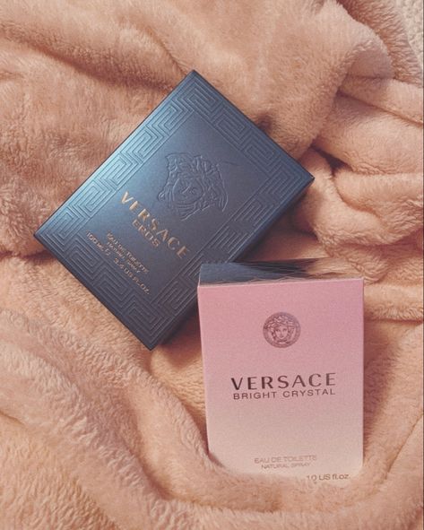 Rich clean aesthetics versace perfume couple Couple Perfume, Versace Perfume, Perfume Packaging, Perfume Set, Perfume Fragrance, Fragrance Collection, Married Couple, Luxury Beauty, Boyfriend Girlfriend