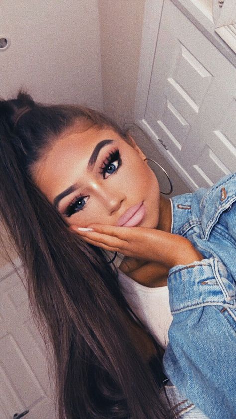 Chav Makeup, British Aesthetic, Latina Hair, Glam Girl, High Ponytails, Baddie Makeup, Daily Makeup, Fall Makeup, Long Lashes