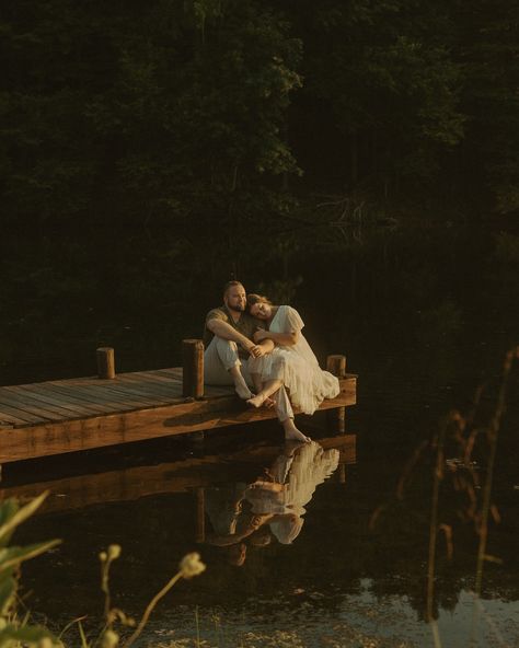 Golden hour straight out of a movie! These two filled out my application to model for one of my creative couples sessions and boy did they deliver 🥹 Cinematic, romantic, seriously a dream session! #authenticlovemag #cinematicphotography Cinematic photographer | Kentucky photographer | Indiana photographer | wedding photographer | Documentary Photographer | lake photos | couples photos | couples photographer | looks like film | storytelling photography | cinematic | fall photographer | su... Photography Cinematic, Lake Photoshoot, Boy Photo Shoot, Fall Wedding Photos, Photoshoot Engagement, Storytelling Photography, Lake Photos, Summer Photoshoot, Film Inspiration