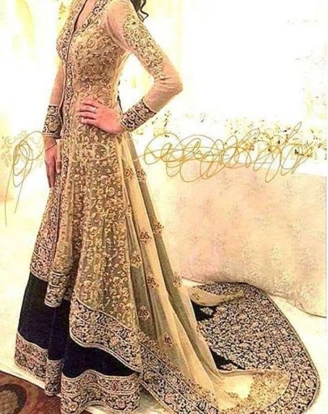 Tail Gown, Indian Wedding Dress Modern, Pakistan Bridal, Pakistan Dress, Red Wedding Dresses, Red Lehenga, Pakistani Bridal Dresses, Pakistani Bridal Wear, Pakistani Wedding Dresses