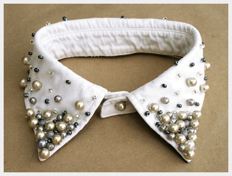 Another thing to try with all the collars from Husbands old shirts!  Maybe I could do this with buttons! Trash To Couture, Collars Diy, Beaded Collar Necklace, Diy Collier, Pearls Diy, Old Shirts, Beaded Collar, Absolutely Fabulous, Collar And Cuff