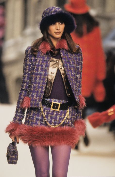 Chanel Runway, 90s Runway Fashion, Runway Fashion Couture, 00s Fashion, 1990s Fashion, Chanel Vintage, Chanel Fashion, Outfits Winter, Moda Vintage