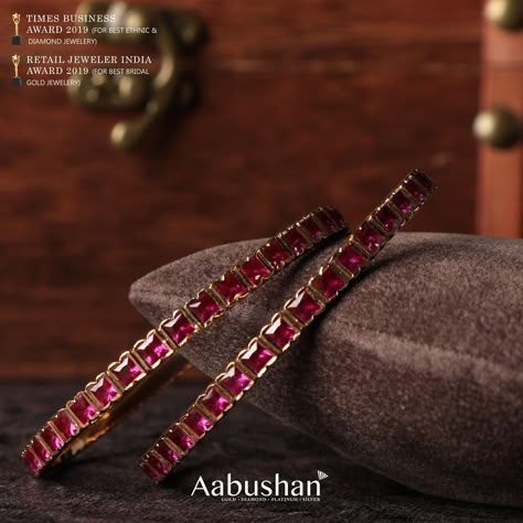 Ruby Emerald Bangles, Ruby Necklace Designs, Fashion Jewelry Necklaces Gold, Ruby Bangles, Stone Bangles, Neck Pieces Jewelry, Indian Jewelry Earrings, Antique Gold Jewelry Indian, Gold Jewelry Simple Necklace