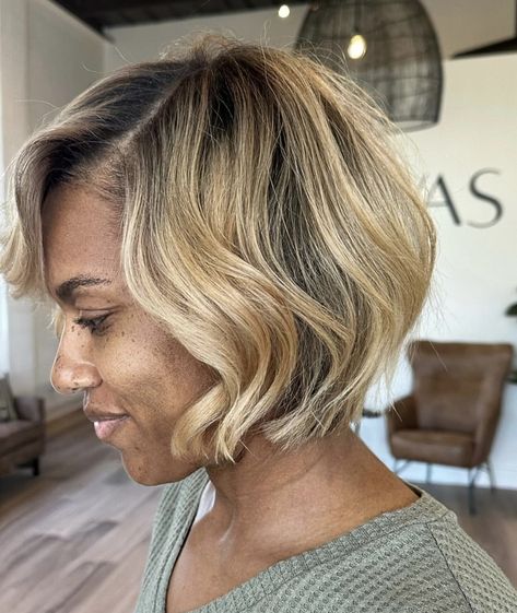 Caramel Balayage Honey, Warm Caramel Balayage Honey, Blonde Hair On Black Women, Warm Caramel Balayage, Balayage Honey, Blonde Balayage Bob, Short Hairstyles For Black Women, Short Haircut Styles, Caramel Balayage