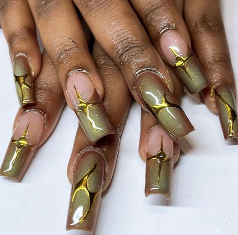 Green Nails Gold Design, Jade Color Nails Acrylic, Earthy Nail Inspiration, Earthy Gel X Nails, 2014 Nails Aesthetic, Earthy French Tip Nails, Brown And Green Nails Acrylic, Earthy Girl Nails Acrylic, Olive And Brown Nails