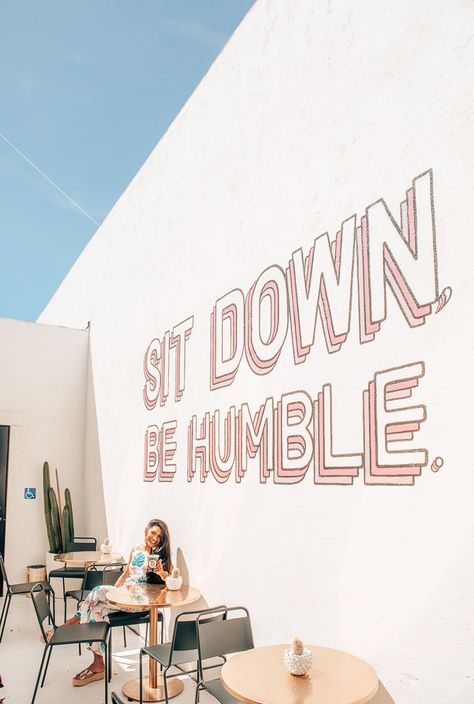 Top 10 Photo Spots in Costa Mesa for your Instagram Feed - Sveeteskapes Coffee Shop Mural Wall, Instagramable Walls Restaurant, Instagrammable Walls Ideas, Airbnb Instagram Wall, Instagramable Walls Cafe, Instagrammable Walls Interior, Instagrammable Cafe, Instagrammable Walls, Cafe Industrial