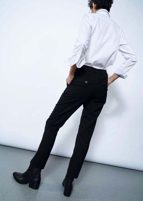 757f843a169cc678064d9530d12a1881desc52315263ri Draco Outfits, Soft Butch Lesbian Style, Ftm Outfits, Androgynous Outfits, Classic Trousers, Never Gonna, Androgynous Fashion, Boxy Tee, Anatomy Reference