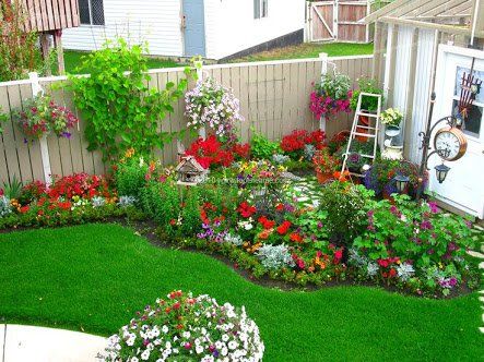 16 Small Flower Gardens That Will Beautify Your Outdoor Space Backyard Flowers Beds, Small Flower Gardens, Backyard Flowers Garden, Garden Flower Beds, Backyard Flowers, Corner Garden, Flower Garden Design, Beautiful Flowers Garden, Magical Garden