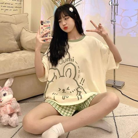 College Style Outfits, Lounge Wear Ideas, Korean Pajamas, Pajamas Aesthetic, Pajama Fashion, Cute Pajama Sets, Cute Sleepwear, Cute Pajamas, Affordable Clothes