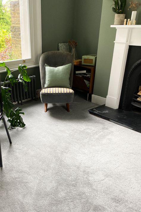 Complimenting sister range Sophisticat, Aristocat's stunning heathered colour bank and ultimate soft finish provide endless comfort, texture and sophistication in any interior space. Why not request a few free samples to help plan your next home project? Free samples available via the link #myabingdon #abingdonflooring #interiordesign #carpet #homedecor #carpets #design #home #carpetdesign #patternedfloors #wilton #patterncarpet #livingroom Grey Carpet Interior Design, Living Room Grey Carpet, Light Grey Carpet, Grey Carpet Living Room, Dark Grey Carpet, Light Gray Carpet, Carpets Design, 70s House, Victorian Living Room