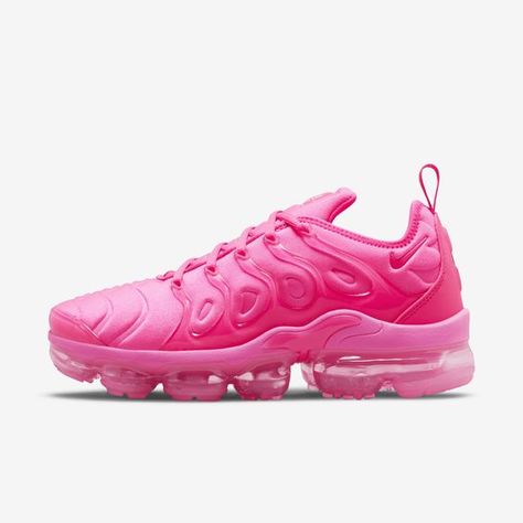 The Nike Air VaporMax Plus looks to the past to propel you into the future. Nodding to the '98 original with its floating cage and padded upper, it adds heel-to-toe VaporMax Air technology to ramp up the comfort and create a modern look. A vibrant pink colorway highlights the head-turning design, helping you walk into tomorrow with style. Vapormax Women, Drawing Shoes, Pink Nike Shoes, Air Vapormax Plus, Nike Air Vapormax Plus, Air Max Shoes, Pink Nike, Air Vapormax, Pink Nikes